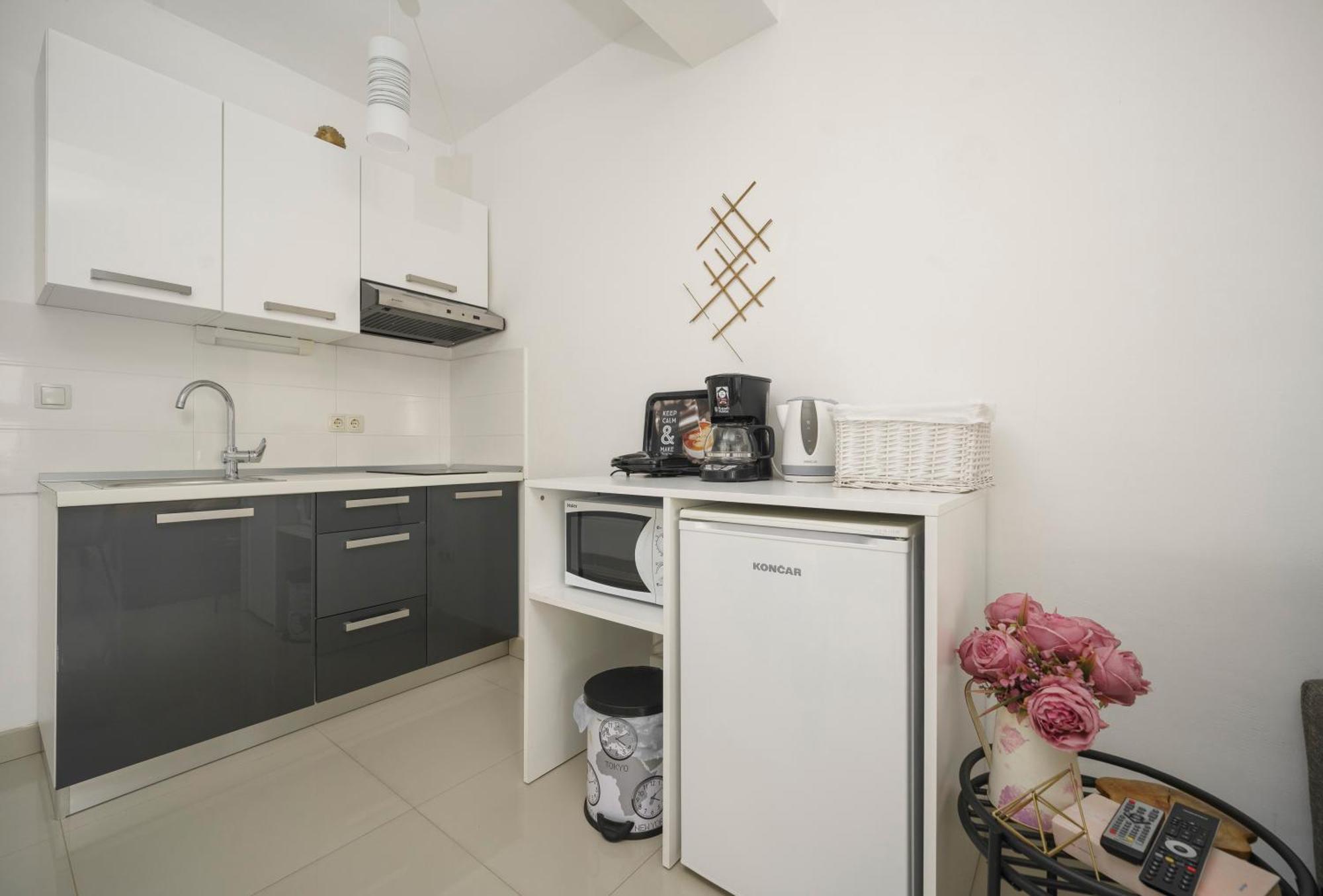 Apartments Tomic โวดีเซ ภายนอก รูปภาพ